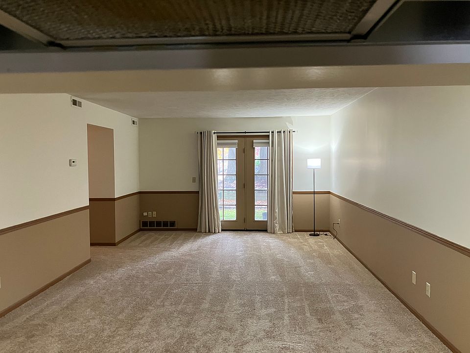 Living room and access to patio