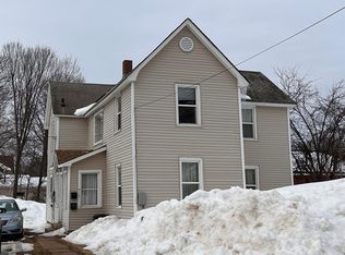 915 N 5th St, Ishpeming, MI 49849