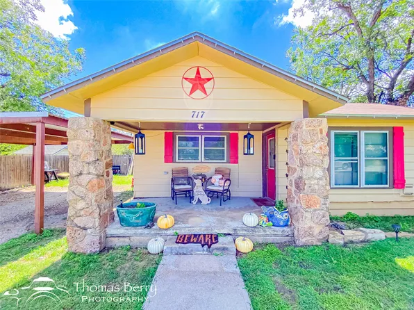 717 W 3rd St, Baird, TX 79504