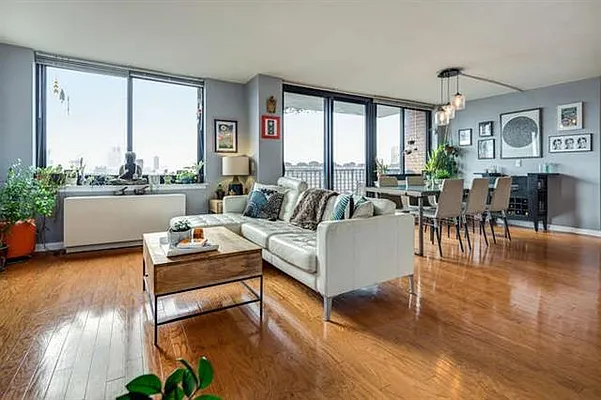 Sold by Century 21 Innovative Realty | media 4