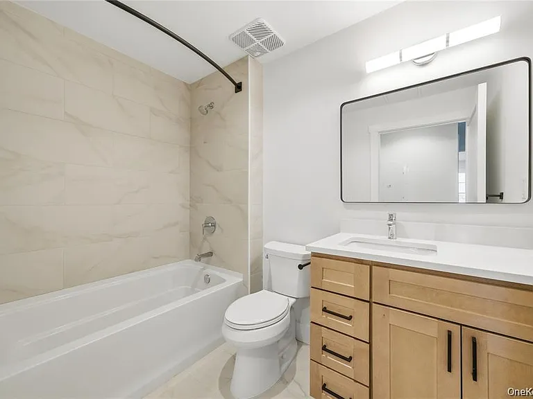 180 Deer Park Ave #207 — Photo 14