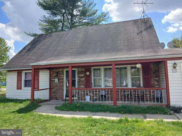 36 New Pond Ln, Willingboro, NJ 08046