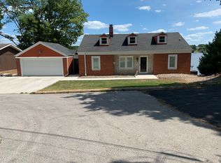 4183 E Lake Shore Dr, Decatur, IL 62521