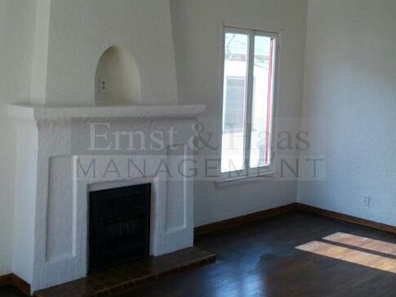 2nd image of 2125 Chestnut Ave APT 4