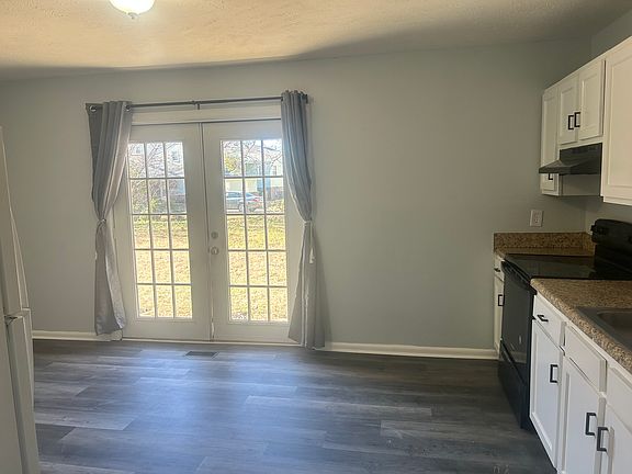 3rd image of 6311 Glenlea Cir