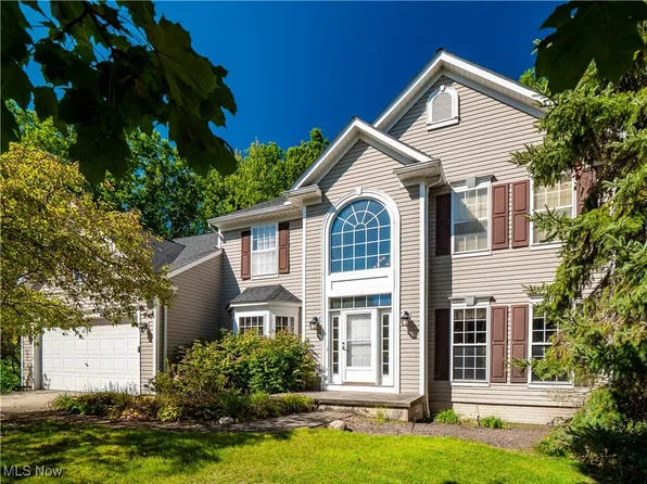 34022 Hickory Ct, Avon, OH 44011