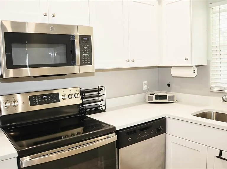 2118 Michele Dr — Photo 14