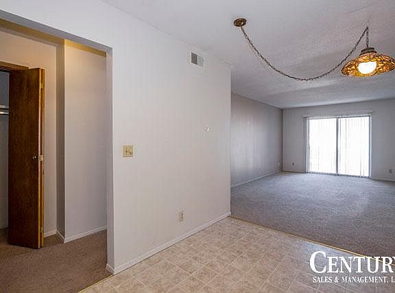 3rd image of 300 S 26th St #1X1