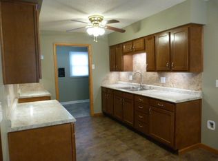922 W 4th St, Haysville, KS 67060
