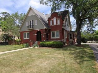 1323 1st St, Northbrook, IL 60062