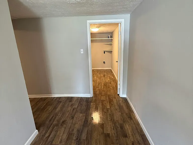 1225 Buckley Ave — Photo 9