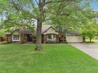 9832 S Maplewood Ave, Tulsa, OK 74137