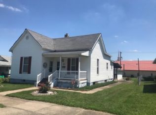 612 5th St, Carmi, IL 62821