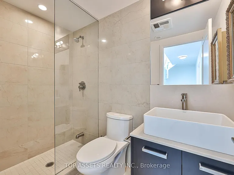 101 Erskine Ave #Townhouse 10 — Photo 21