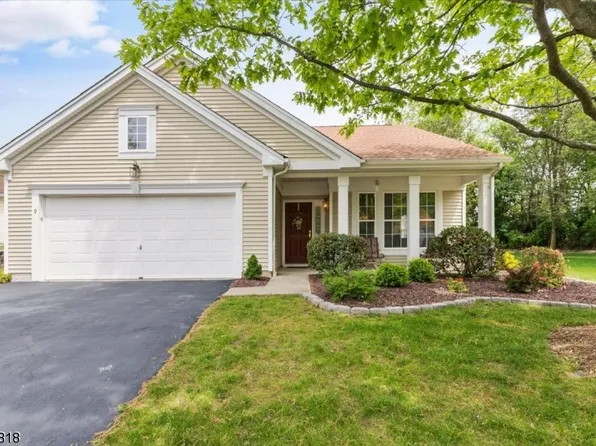 9 Homestead Ct, White Twp., NJ 07823