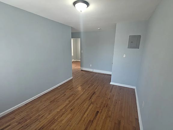 2nd image of 128 E Holsman St #6D