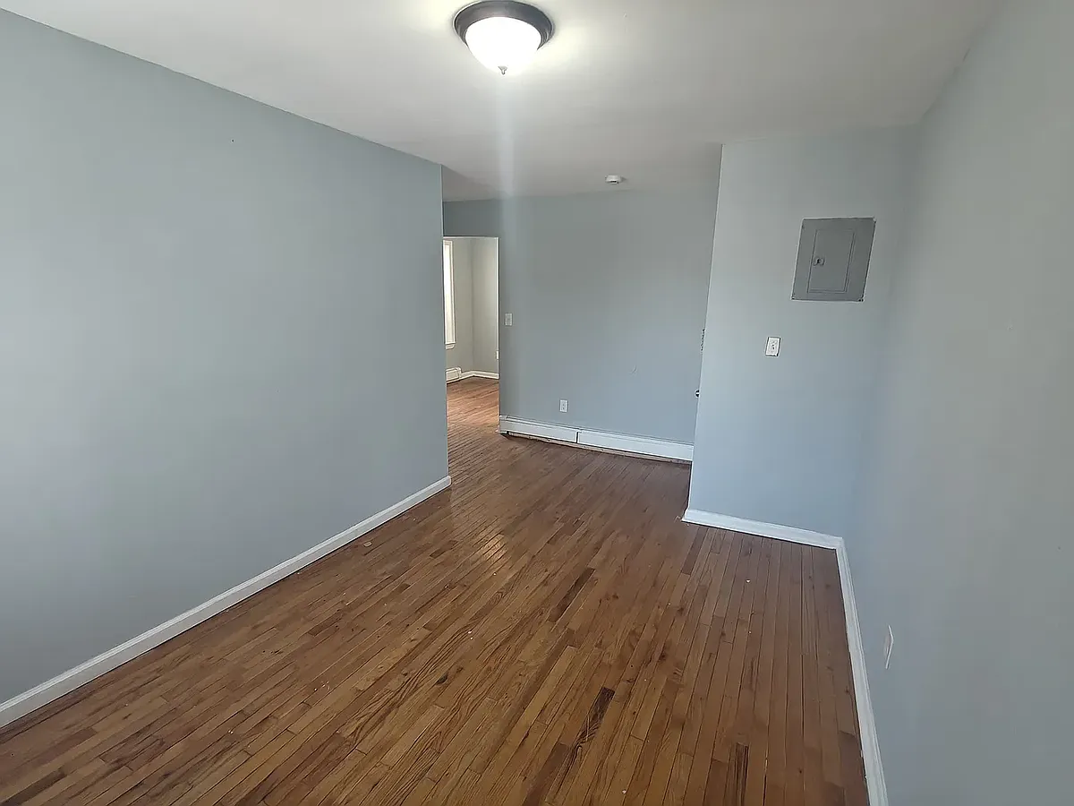Building Photo - 128 E Holsman St #6D