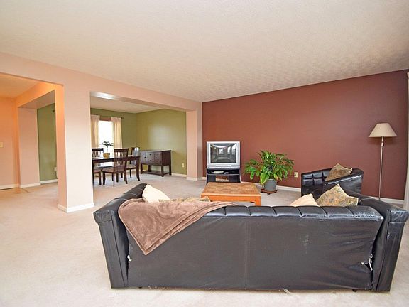 5th image of 6933 Lucia Dr