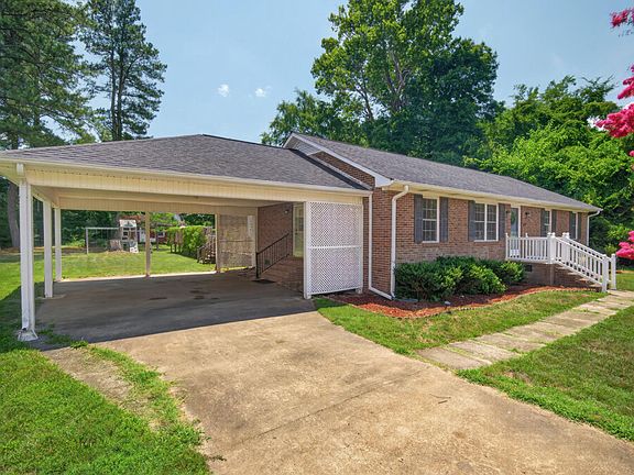 3rd image of 300 Buckingham Dr