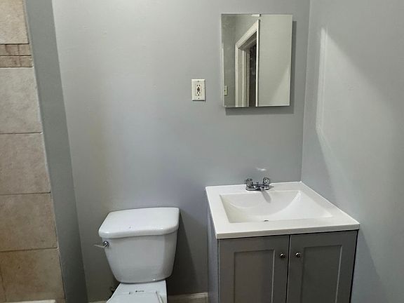 2nd image of 63-65 Lindsley Ave #2