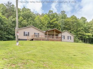190 Bomont Rd, Bomont, WV 25030