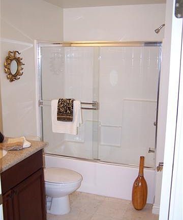 2nd image of 109 S Saint Andrews Pl