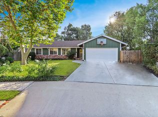 891 S Danvers Cir, Thousand Oaks, CA 91320