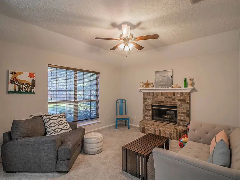 436 Hillside Dr — Photo 6