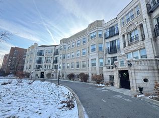 6832 S South Shore Dr APT 1, Chicago, IL 60649