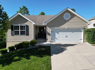 6674 Eagle Rock Dr, Pacific, MO 63069