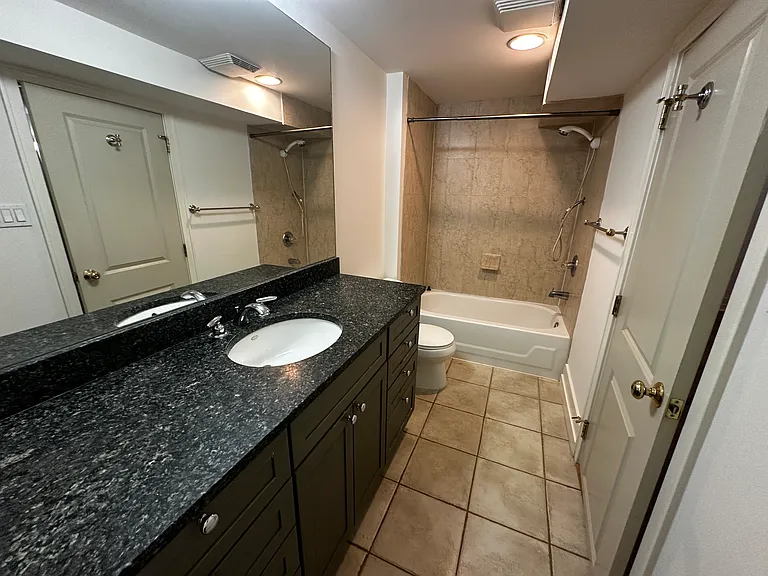 233 16th St SE — Photo 24