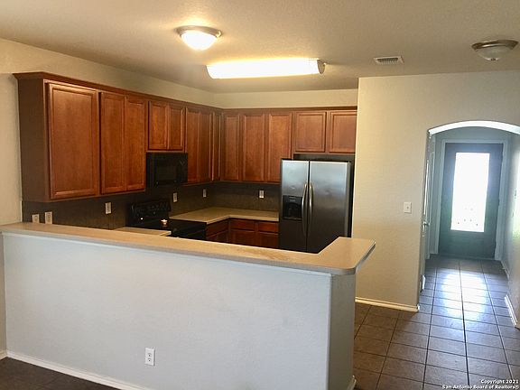 4th image of 1030 W Caprese Ln