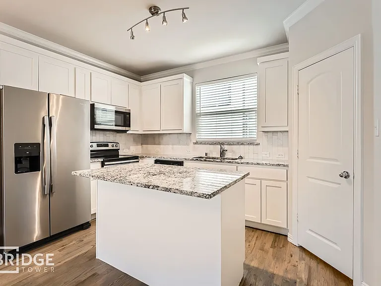 Lamar Townhomes — Photo 41