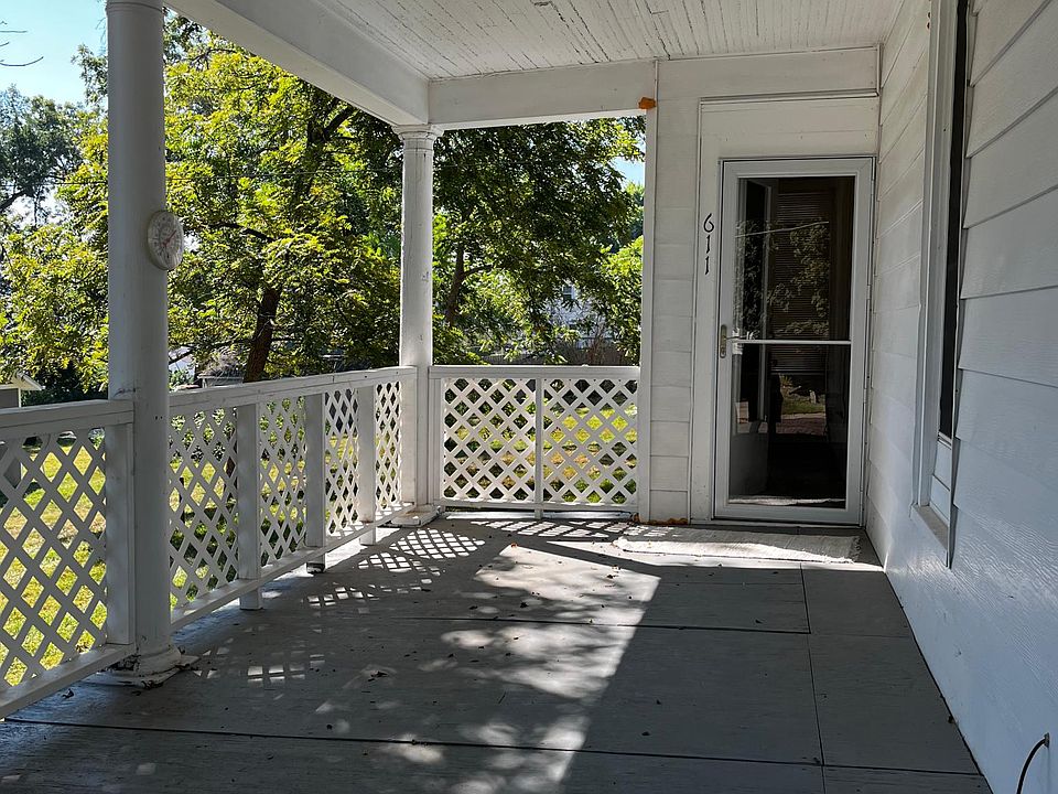 1st image of 611 1st St #611