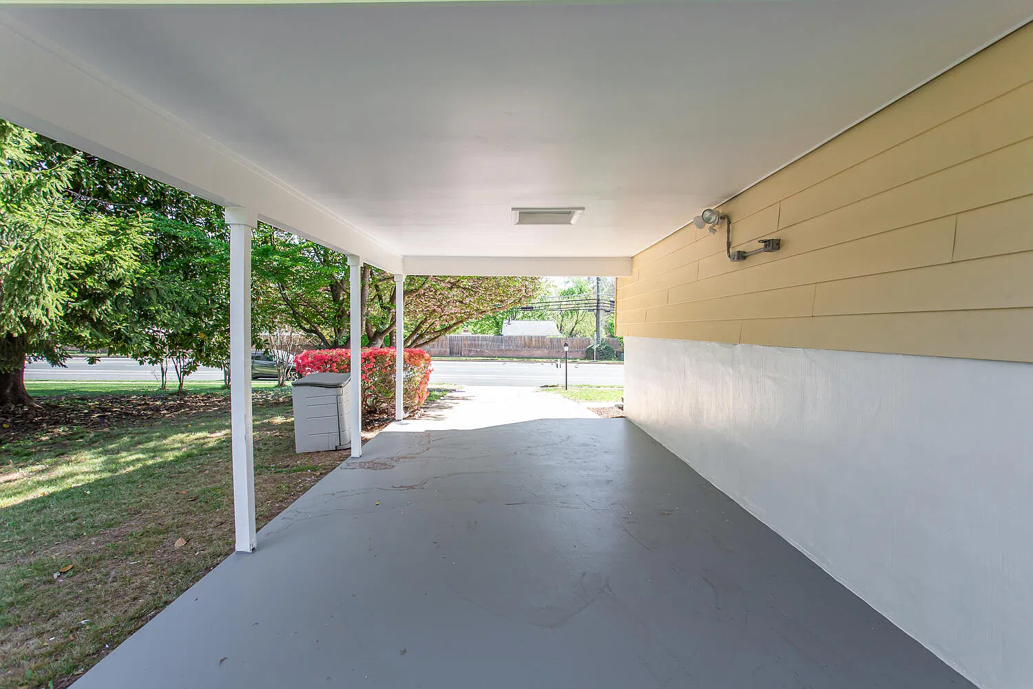 4 bed, 3.5 bath, 2440 sqft, $4,500 — Photo 3
