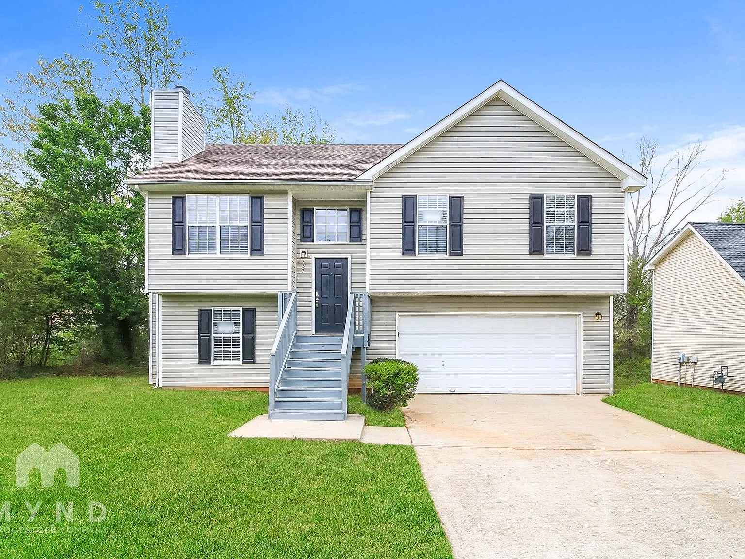 4 bed, 2.0 bath, 1562 sqft, $1,915 — Photo 1