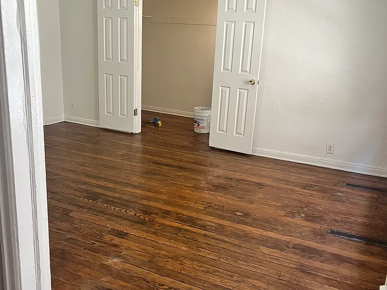 554 S Hobart Blvd #203 — Photo 14