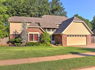 6708 S Peach Ave, Broken Arrow, OK 74011