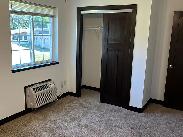 1009 University Ave — Photo 16