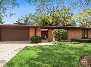 526 Shermer Rd, Glenview, IL 60025