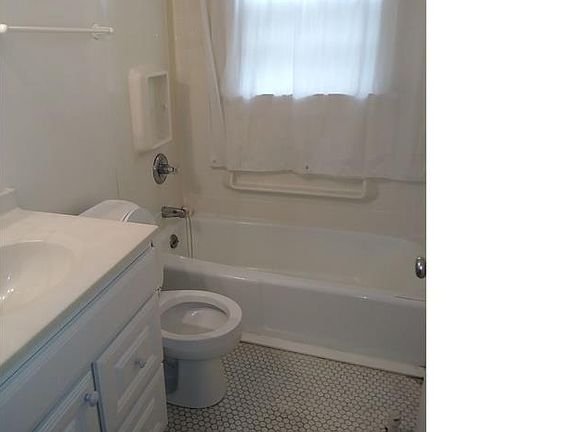 5th image of 929 N Church St #1