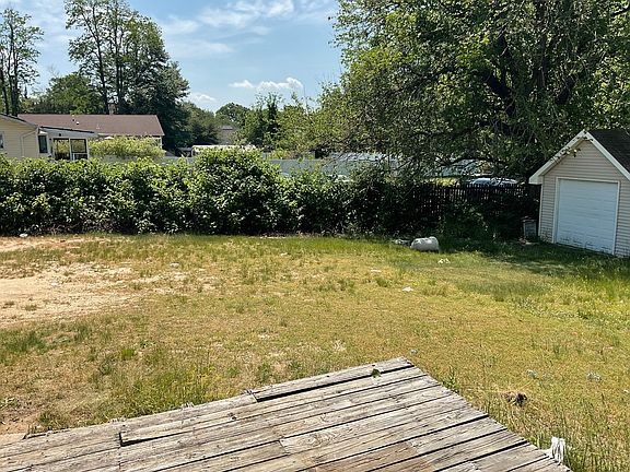 3rd image of 1106 Bennetts Mills Rd