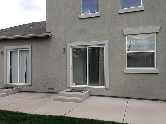 3rd image of 5784 Rainier Peak Dr