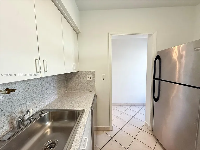 10178 Collins Ave #107 — Photo 9