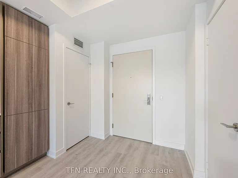 15 Richardson St #411 — Photo 7