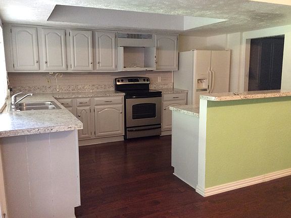 2nd image of 2610 Emberwood Dr