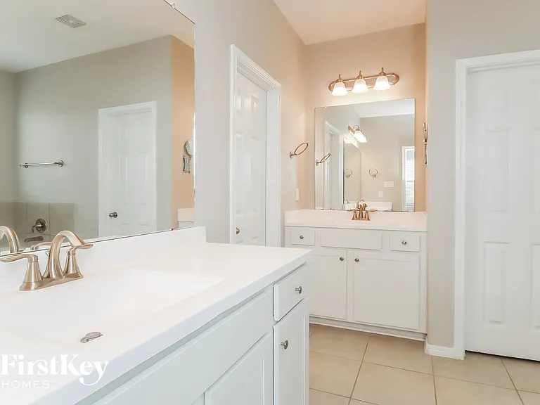 9207 Penfield Dr — Photo 9
