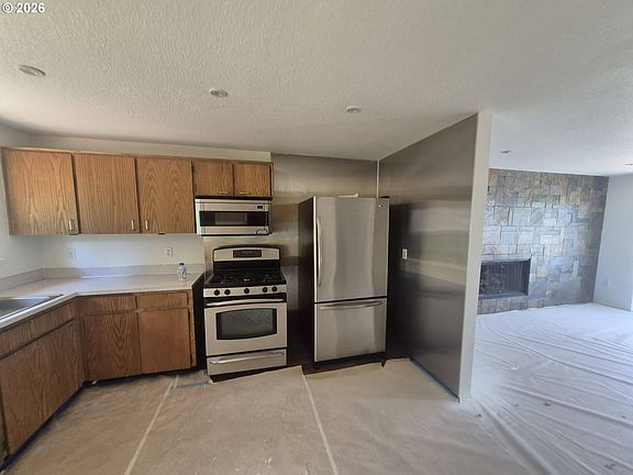 5th image of 6924 SE 116th Ave
