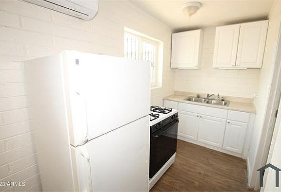 3rd image of 1609 W Latham St APT 5