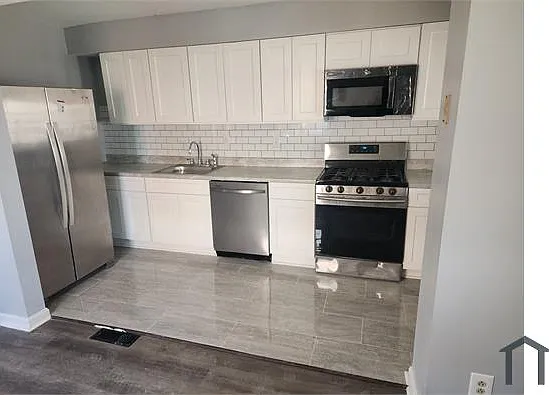 4 bed, $2,650 — Photo 1